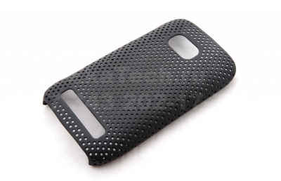 Чехол пластиковый перфорированный для Nokia Lumia 710 черный
